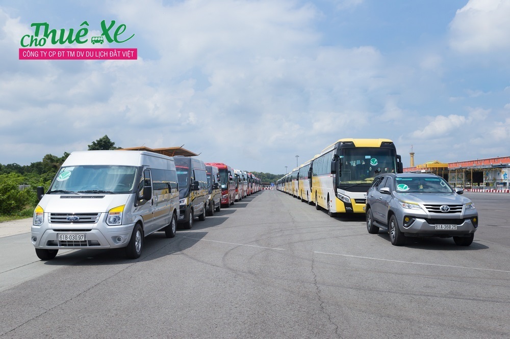 Hiện nay Đất Việt Tour triển khai đa dạng dịch vụ cho thuê xe hợp đồng.